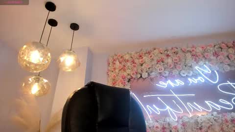 Maddison online show from January 13, 4:07 am