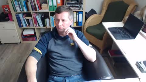 Snapshot of maddmax8 chatting on May 10, 12:10 pm Mad4You online show from May 10, 12:10 pm