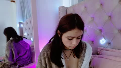 Snapshot of maddy_14 chatting on December 13, 6:38 pm Maddy UwU online show from December 13, 6:38 pm