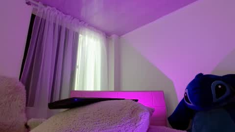 Snapshot of maddy_14 chatting on February 13, 3:56 pm Maddy UwU online show from February 13, 3:56 pm