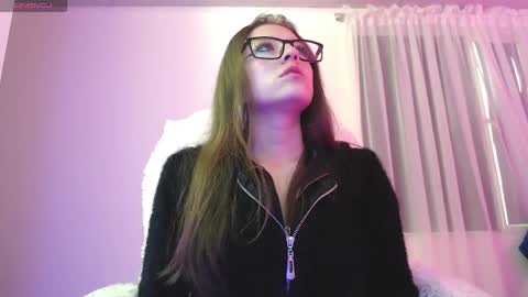 Snapshot of maddy_14 chatting on September 10, 5:24 pm Maddy UwU online show from September 10, 5:24 pm