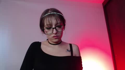 Snapshot of maddy_14 chatting on October 11, 9:57 pm Maddy UwU online show from October 11, 9:57 pm