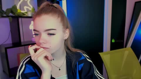 maddy moah online show from March 22, 6:28 am