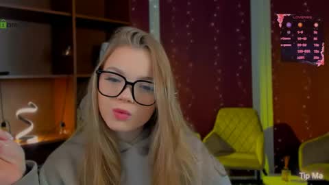 maddy moah online show from April 25, 5:54 am