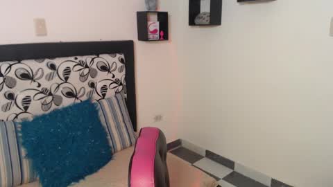 Snapshot of maddy_parker_ chatting on December 6, 7:10 am Maddy Parker online show from December 6, 7:10 am