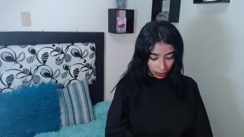 Snapshot of maddy_parker_ chatting on December 15, 9:56 am Maddy Parker online show from December 15, 9:56 am