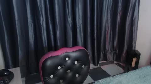 Snapshot of maddy_parker_ chatting on January 21, 9:13 am Maddy Parker online show from January 21, 9:13 am