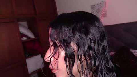 Snapshot of maddy_parker_ chatting on March 7, 1:18 pm Maddy Parker online show from March 7, 1:18 pm