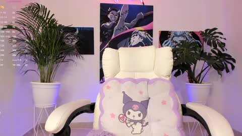 Snapshot of maddy_uwu chatting on December 18, 5:26 am maddy_uwu online show from December 18, 5:26 am