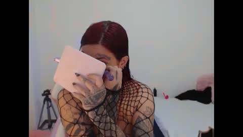 maddy_vicius19 online show from October 5, 9:24 pm