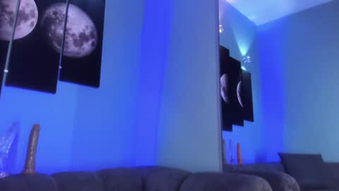 Snapshot of maddy_walker chatting on December 5, 11:18 pm Maddy online show from December 5, 11:18 pm