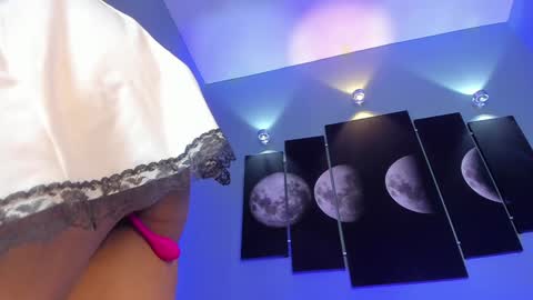 Snapshot of maddy_walker chatting on December 6, 11:47 pm Maddy online show from December 6, 11:47 pm