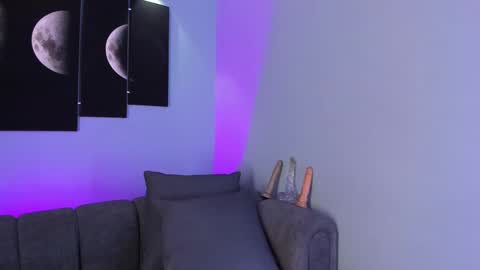 Snapshot of maddy_walker chatting on February 22, 7:47 pm Maddy online show from February 22, 7:47 pm