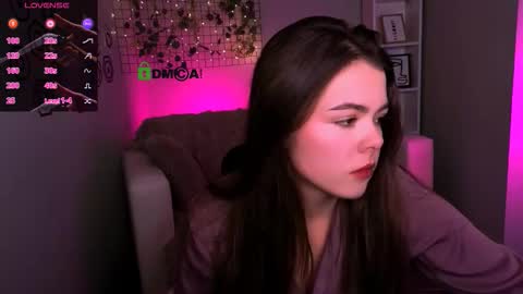 Snapshot of maddycats chatting on December 13, 9:09 pm maddycats online show from December 13, 9:09 pm