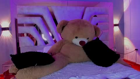 Snapshot of maddycrofft chatting on February 23, 9:16 pm Maddy Crofft online show from February 23, 9:16 pm