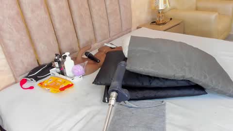 maddyjohnsonn online show from February 23, 10:17 am