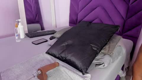 maddyjohnsonn online show from September 17, 3:41 am