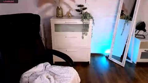 Maddy online show from March 26, 1:28 pm