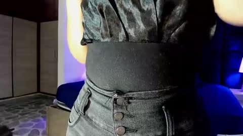 Snapshot of maddysexx_ chatting on June 4, 11:38 am Maddy online show from June 4, 11:38 am