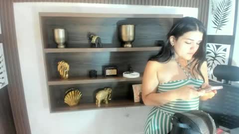 Snapshot of maddysexx_ chatting on June 6, 11:37 am Maddy online show from June 6, 11:37 am