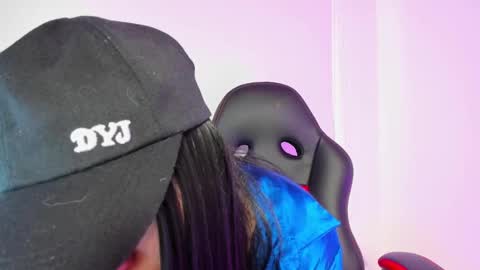 Madelaine  online show from December 10, 5:55 pm