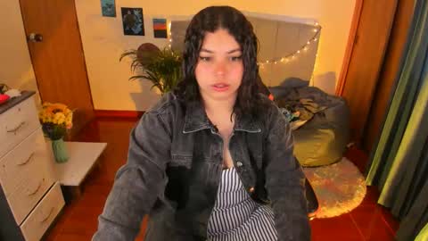 Snapshot of madelaine_taylor chatting on September 10, 11:21 am madelaine_taylor online show from September 10, 11:21 am