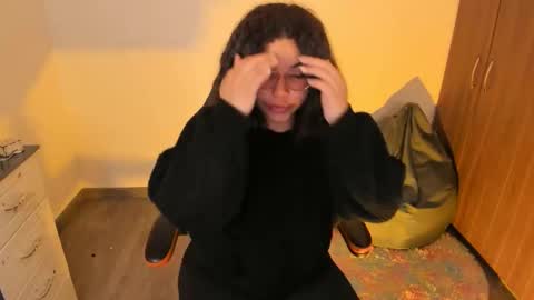 Snapshot of madelaine_taylor chatting on September 24, 1:47 pm madelaine_taylor online show from September 24, 1:47 pm