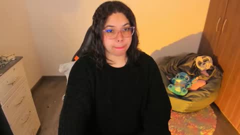 Snapshot of madelaine_taylor chatting on September 27, 11:26 am madelaine_taylor online show from September 27, 11:26 am