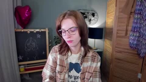 Snapshot of madelaines chatting on September 9, 8:25 am madelaines online show from September 9, 8:25 am