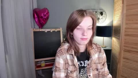 Snapshot of madelaines chatting on October 17, 11:24 am madelaines online show from October 17, 11:24 am