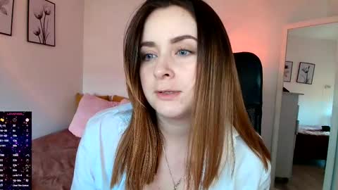 Snapshot of madelamee chatting on October 14, 8:20 pm madelamee online show from October 14, 8:20 pm
