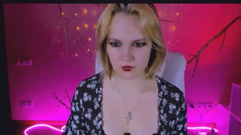 Madeline online show from February 11, 5:12 am