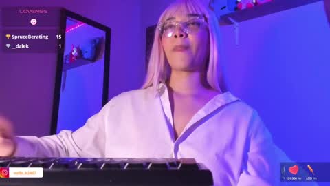 Madeline  online show from January 3, 7:49 am