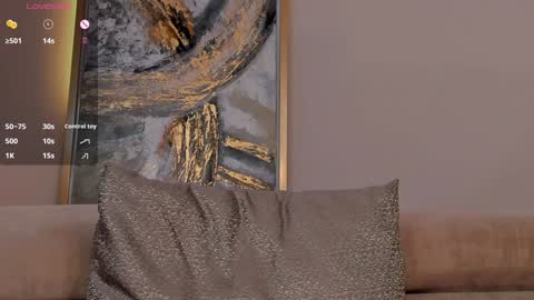 Snapshot of madelinefox_ chatting on February 8, 11:24 pm Madeline online show from February 8, 11:24 pm