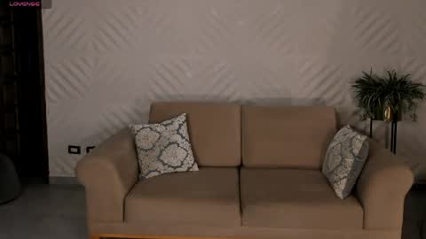 Madeline online show from April 21, 9:04 am