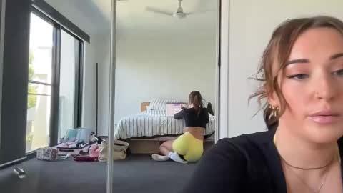 Madeline Harper online show from September 19, 2:13 am