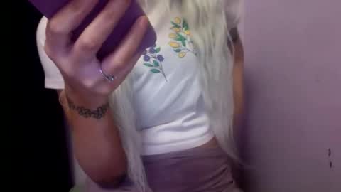 madeline online show from November 28, 2:25 am