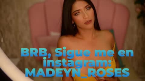 Snapshot of madeyn_roses chatting on December 7, 1:14 am madelyn roses online show from December 7, 1:14 am