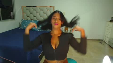 Snapshot of madeyn_roses chatting on March 11, 11:48 pm madelyn roses online show from March 11, 11:48 pm