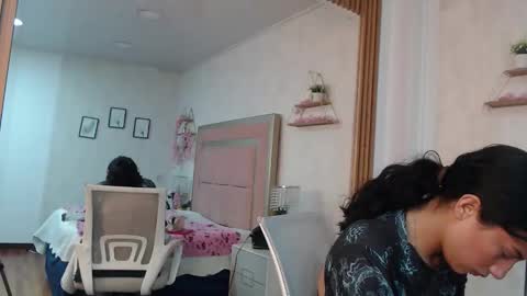 madhison_5 online show from May 8, 11:48 am