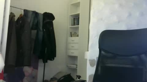 madio1187940 online show from October 19, 2:07 pm