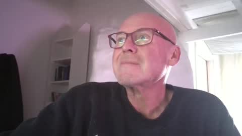 madio1187940 online show from November 24, 12:16 pm