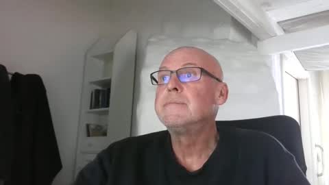 madio1187940 online show from November 28, 12:08 pm