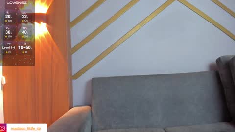 Melissa     700  1400 -5 online show from December 10, 3:55 pm