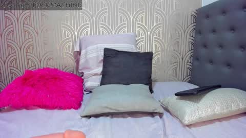   online show from December 22, 12:49 pm