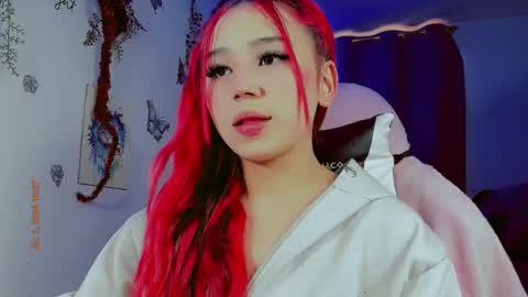 Snapshot of madison_x17 chatting on December 1, 9:37 pm madso x17 online show from December 1, 9:37 pm