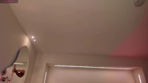 Maddi Collins online show from November 27, 11:45 am