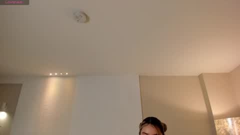 Maddi Collins online show from March 23, 11:25 am