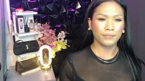 Snapshot of madisonwill_ chatting on April 15, 12:45 pm MADISONWILL online show from April 15, 12:45 pm