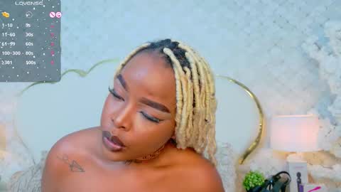 Snapshot of madissonlopez chatting on November 20, 10:42 pm Madisson Lopez online show from November 20, 10:42 pm